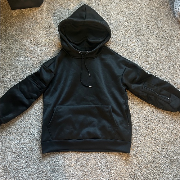 Tops - Black Travel Sweatshirt